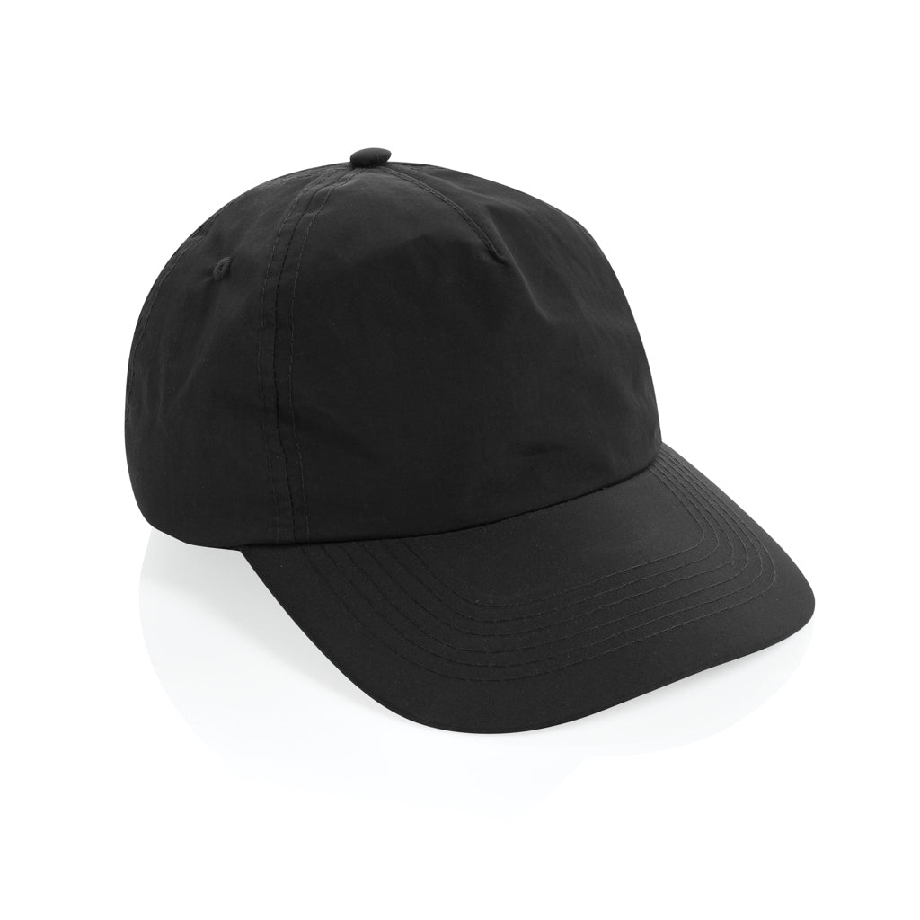 5-panel cap van gerecycled nylon, zwart