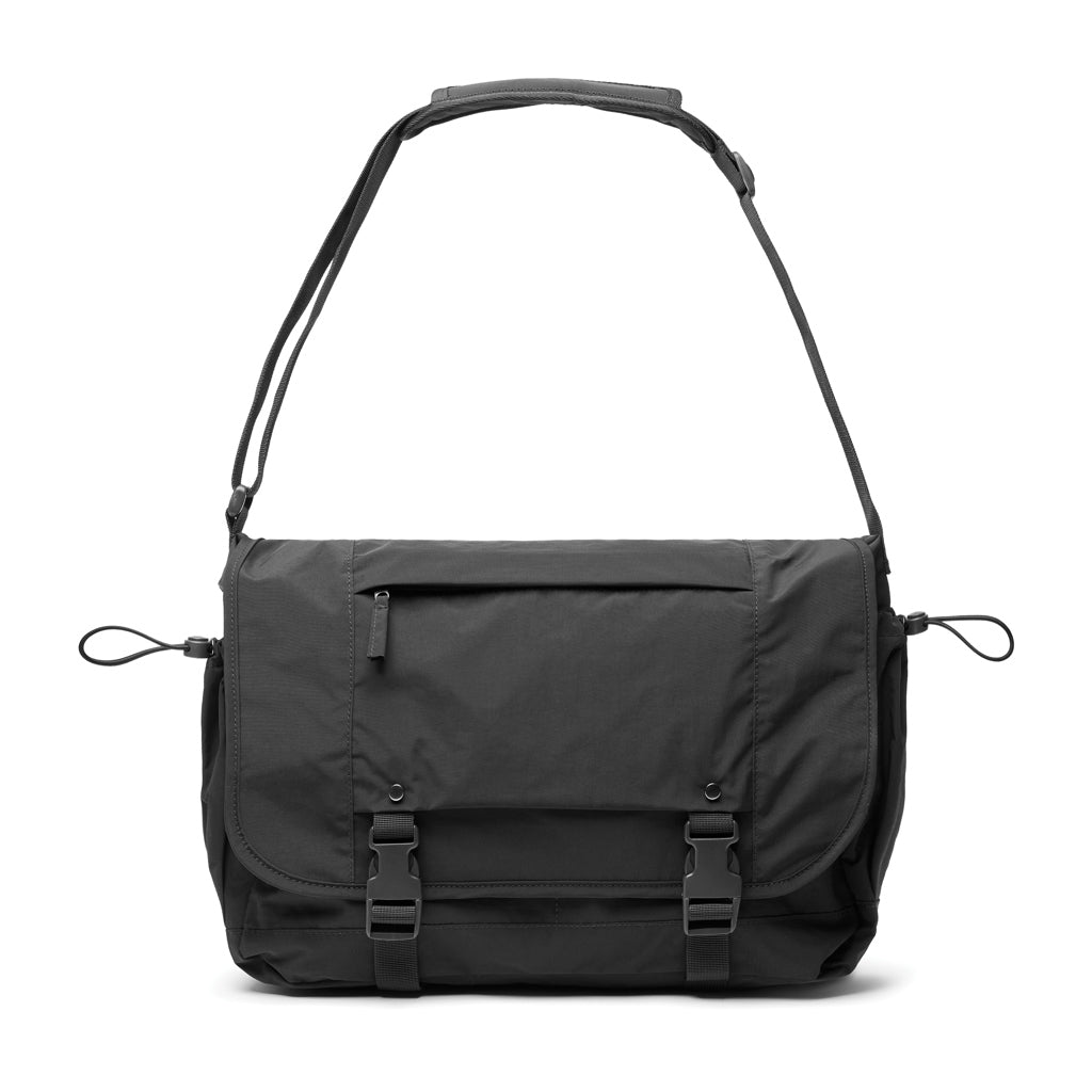 Crossbody tas van gerecycled nylon en gerecycled PET, zwart
