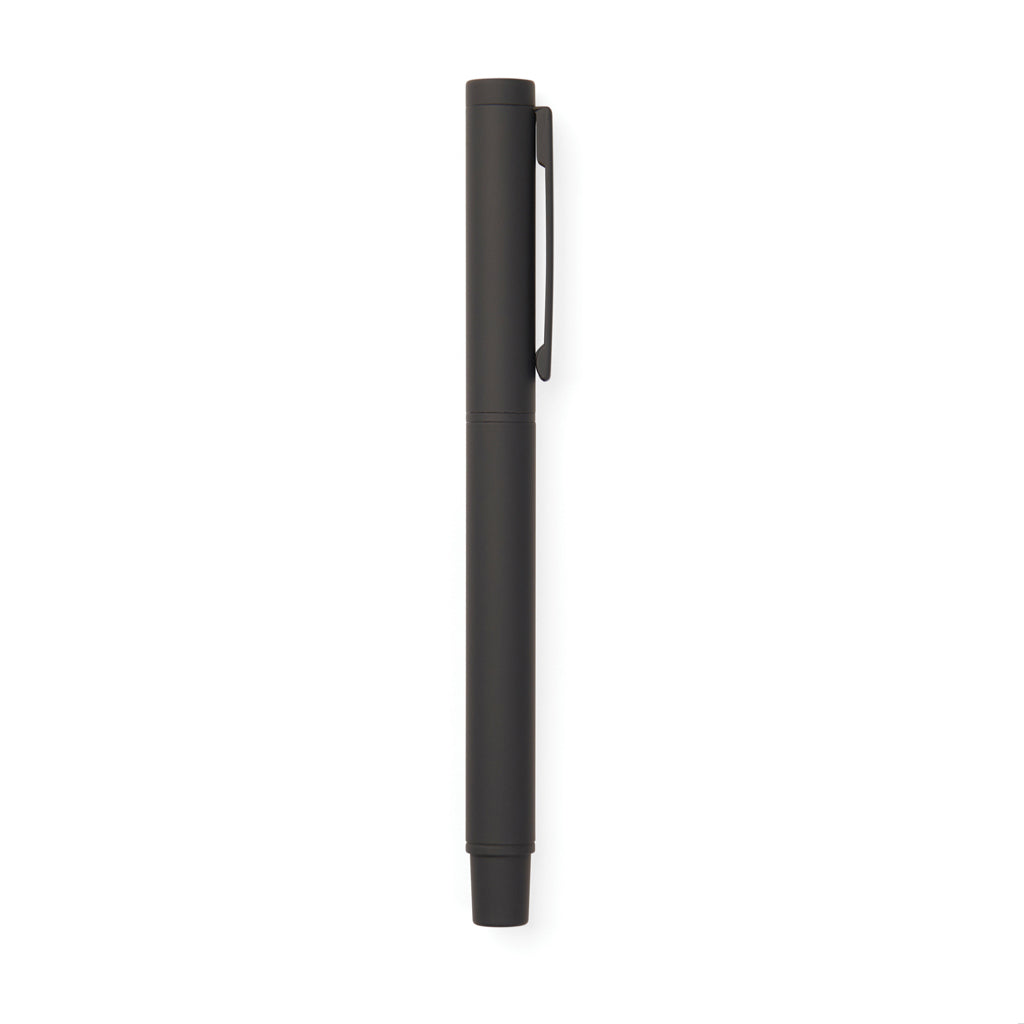 Metalen pen van gerecycled roestvrij staal, dunne punt, zwart