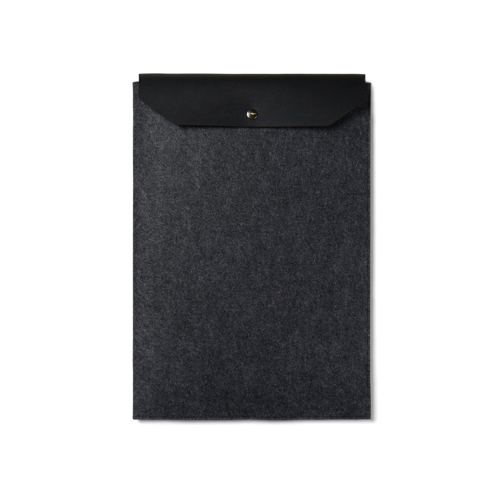 Laptophoes 17 inch van gerecycled vilt, zwart